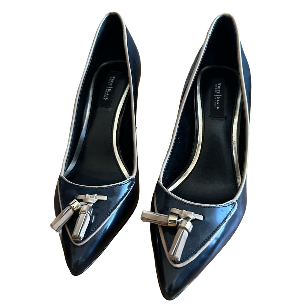 WHBM Black Leather 3.5” Inch Heel with Tan Piping and Tassel Detail. Size 8 - Picture 2 of 6